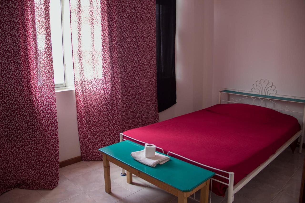 Simabo'S Backpackers' Hostel มินเดโล ภายนอก รูปภาพ